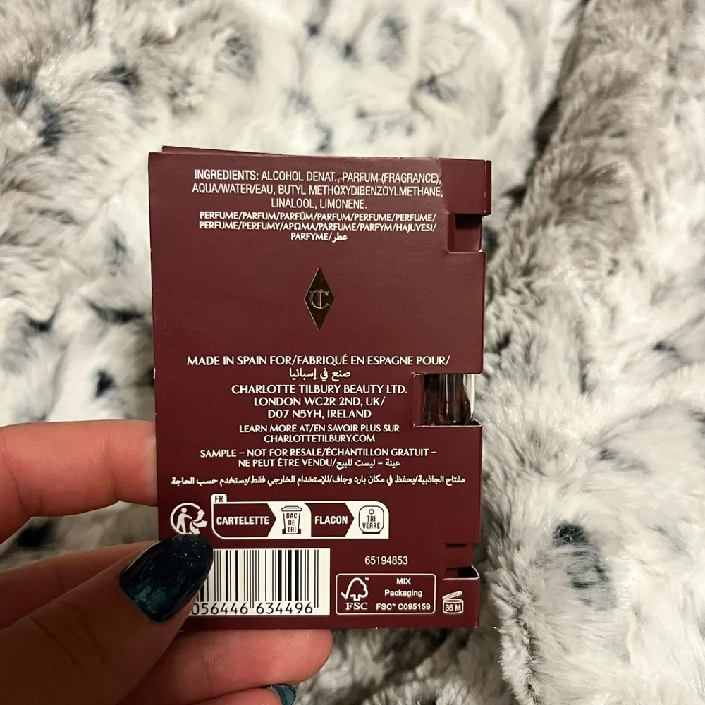 Charlotte Tilbury Fragrance Sample with Black Vial - Picture 3 of 3